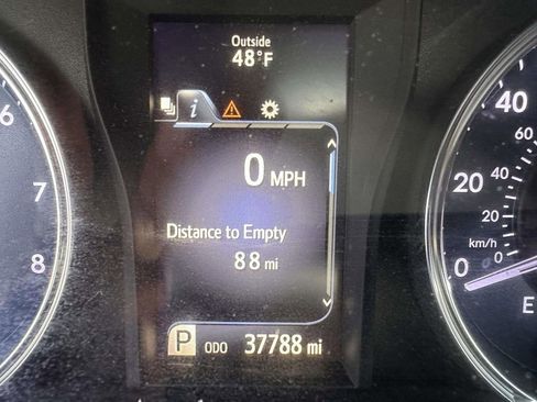 Used 2017 Toyota Camry LE FWD image 30