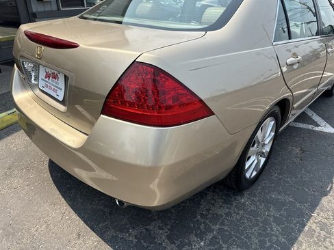 Used 2006 Honda Accord EX image 8