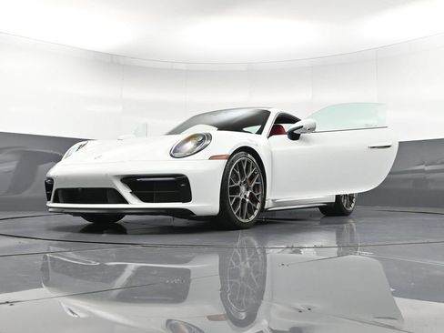 Certified 2024 Porsche 911 Carrera 4S AWD/4WD image 35