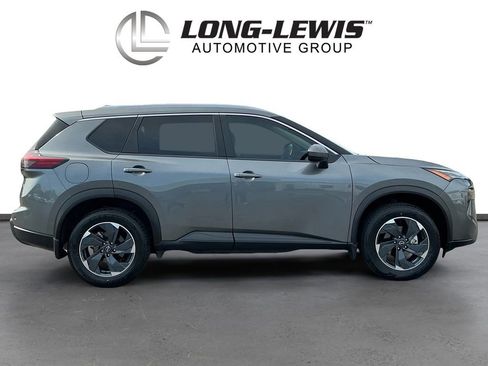 Used 2024 Nissan Rogue SV w/ SV Premium Package FWD image 8
