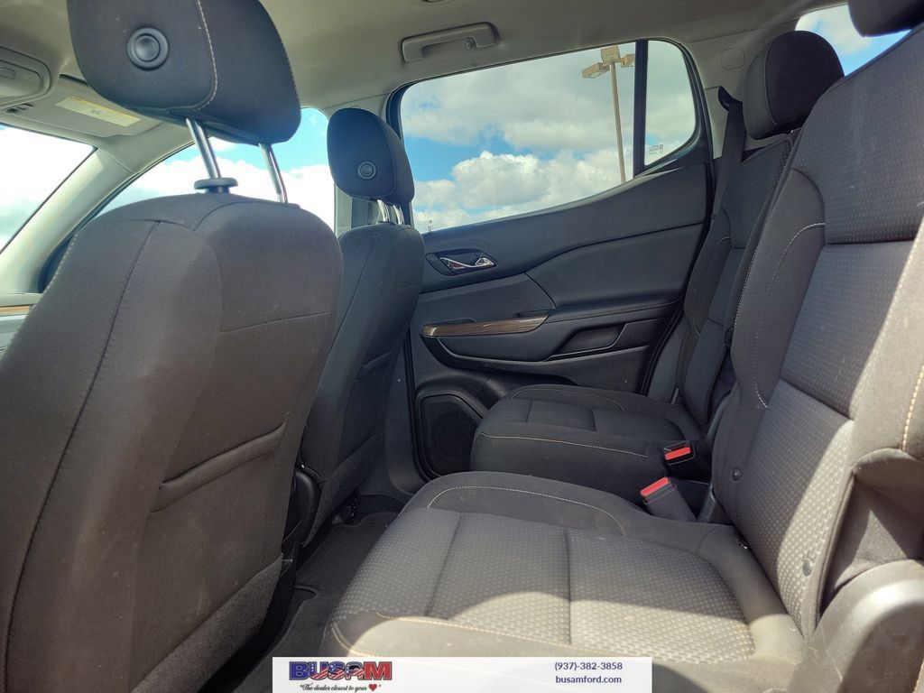 Used 2023 GMC Acadia SLE AWD/4WD image 9