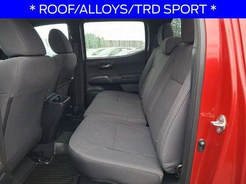 Used 2017 Toyota Tacoma TRD Sport AWD/4WD image 10