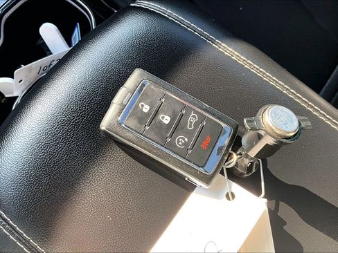 Used 2022 Jeep Grand Cherokee Limited 4xe w/ Luxury Tech Group II image 12