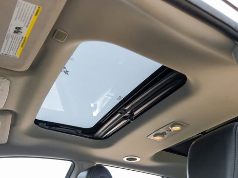 Used 2017 Buick Enclave Leather image 9