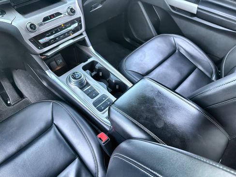 Certified 2023 Ford Explorer XLT w/ Equipment Group 202A RWD image 20