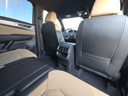 Used 2024 Volkswagen Atlas Cross Sport SE image 18