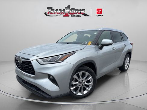 Used 2020 Toyota Highlander Limited image 6