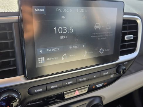 Certified 2025 Hyundai Venue SEL image 21