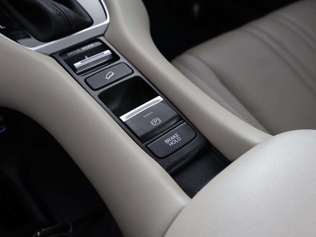 Certified 2025 Honda HR-V EX-L image 50