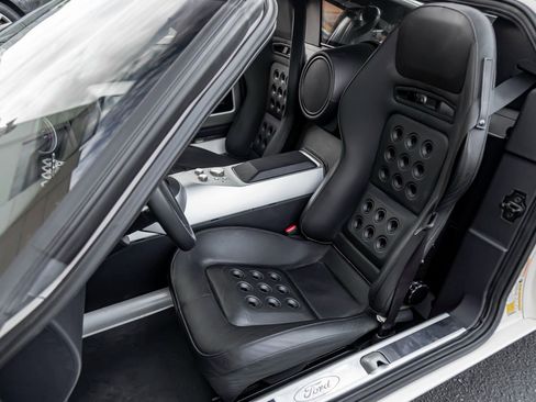 Used 2005 Ford GT image 14