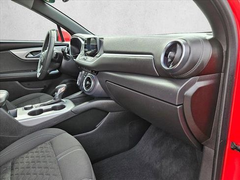 Used 2021 Chevrolet Blazer LT FWD image 19