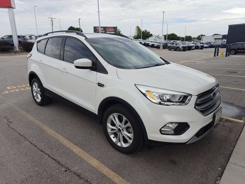 Used 2018 Ford Escape SEL AWD/4WD image 2