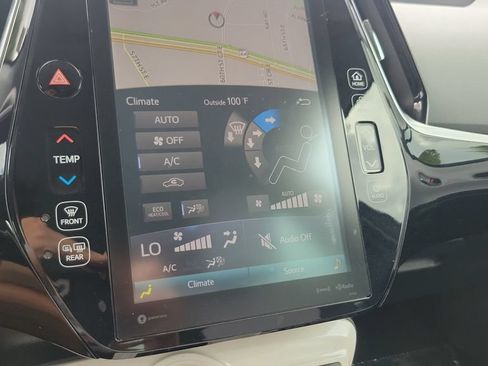 Used 2018 Toyota Prius Four Touring FWD image 18