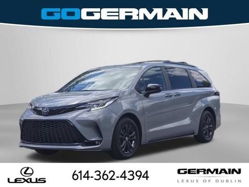 Used 2025 Toyota Sienna XSE w/ XSE Plus Package AWD/4WD image 2