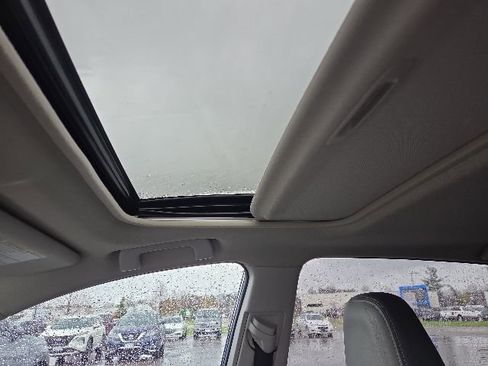 Used 2015 Toyota RAV4 Limited AWD/4WD image 11