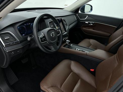 Used 2020 Volvo XC90 T6 Momentum w/ Protection Package image 12