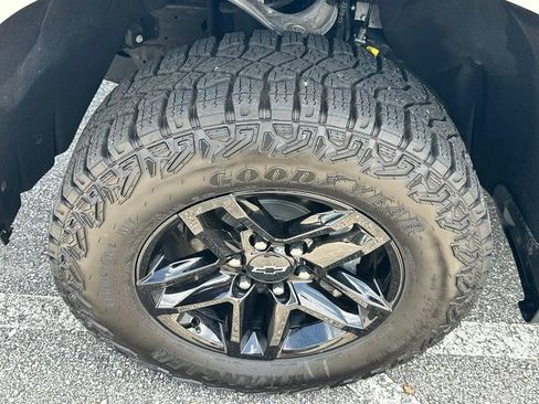 Used 2026 Chevrolet Silverado 1500 Custom Trail Boss w/ Dark Appearance Package AWD/4WD image 26