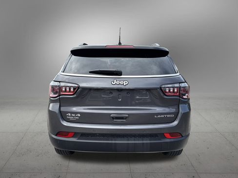 Used 2024 Jeep Compass Limited image 8