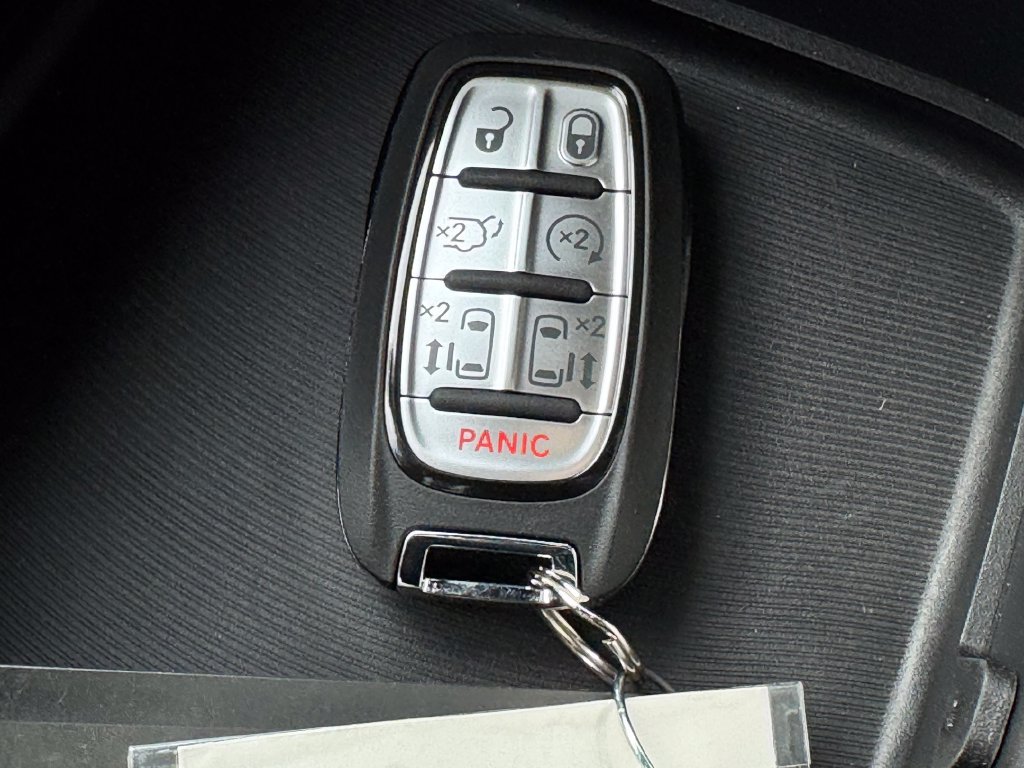 New 2026 Chrysler Pacifica Select FWD image 29