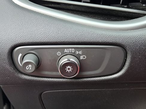 Used 2024 Chevrolet Malibu LT FWD image 22