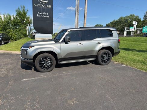 Used 2026 Lexus GX 550 w/ Cold Area Package AWD/4WD image 3
