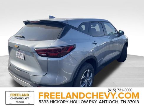 Used 2025 Chevrolet Blazer LT FWD image 5