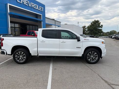 Used 2022 Chevrolet Silverado 1500 RST w/ Z71 Off-Road Package AWD/4WD image 2