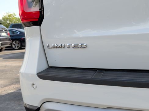 Used 2024 Ford Expedition Limited RWD image 11