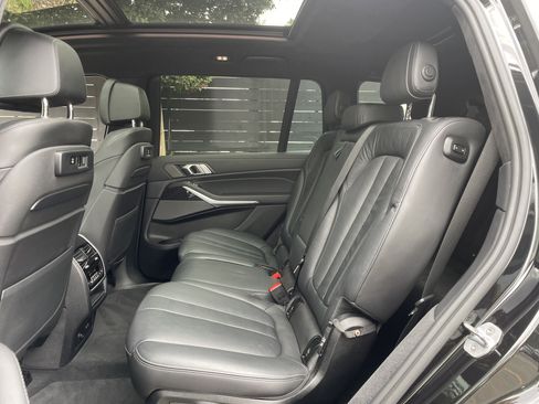 Used 2019 BMW X7 xDrive40i w/ Premium Package AWD/4WD image 12