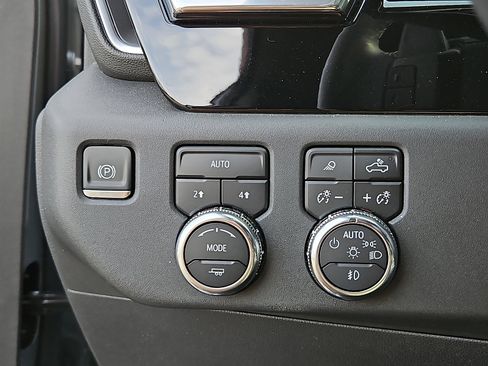 Used 2023 GMC Sierra 1500 SLT w/ SLT Premium Package AWD/4WD image 24