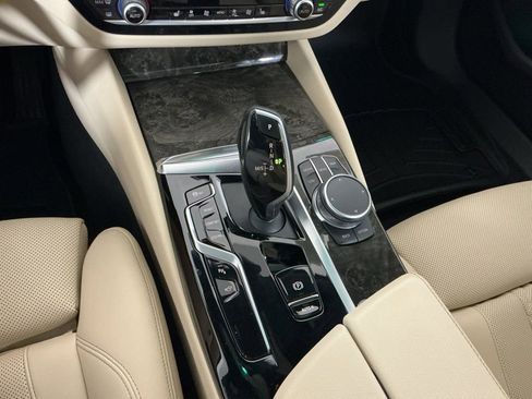 Used 2021 BMW 540i w/ Convenience Package image 30