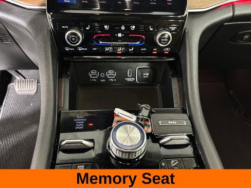 Used 2023 Jeep Grand Cherokee L Summit w/ High Altitude Package AWD/4WD image 22