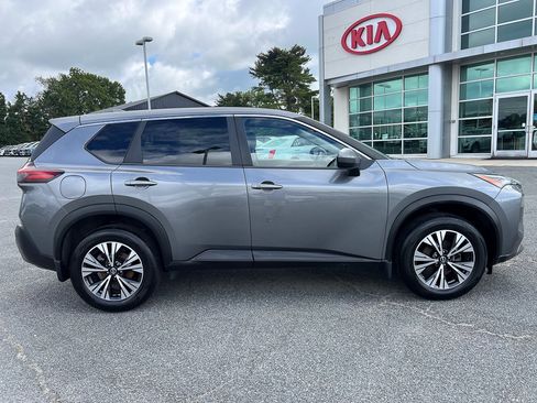 Used 2023 Nissan Rogue SV AWD/4WD image 8
