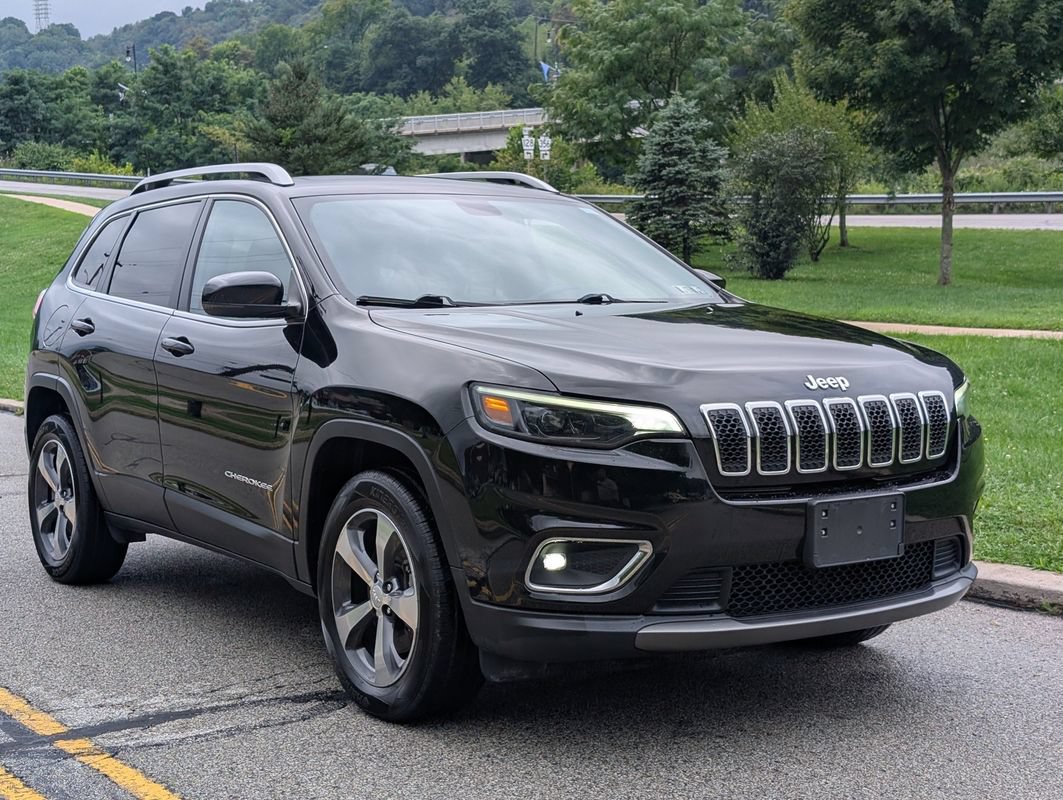 Used 2019 Jeep Cherokee Limited AWD/4WD image 1