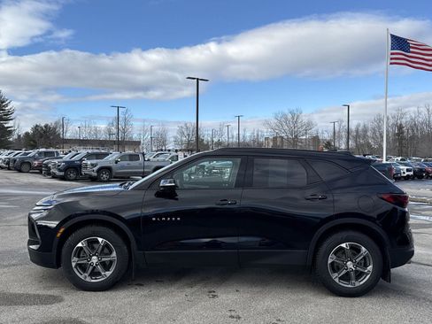 Used 2023 Chevrolet Blazer LT w/ Sound & Technology Package image 4