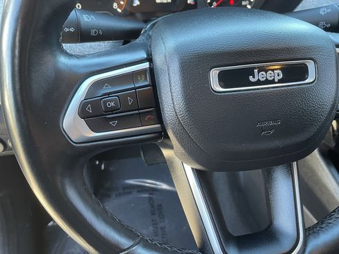 Used 2022 Jeep Compass Latitude image 23