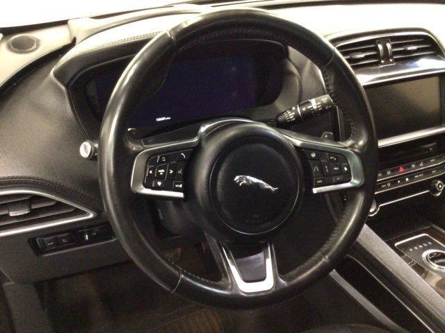 Used 2020 Jaguar F-PACE Prestige AWD/4WD image 24