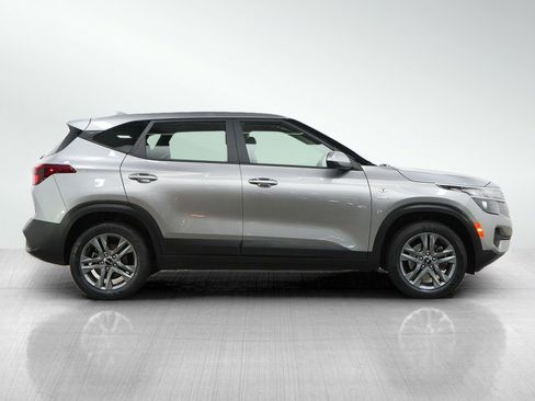 Used 2023 Kia Seltos LX AWD/4WD image 6