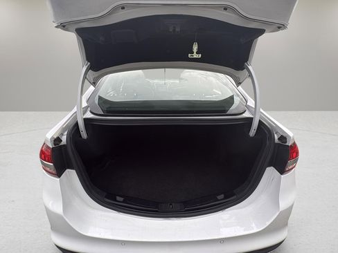 Used 2017 Ford Fusion SE w/ Fusion SE Technology Package image 16