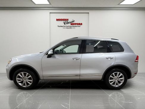 Used 2014 Volkswagen Touareg Sport AWD/4WD image 2