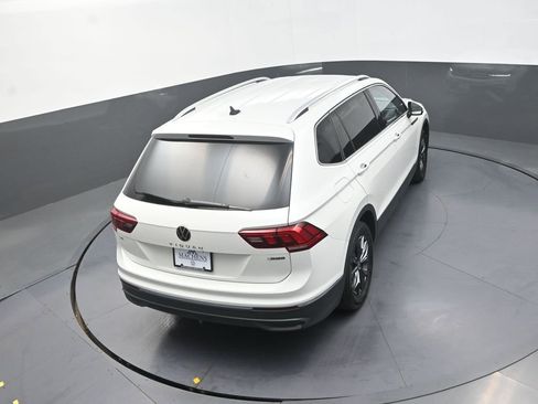 Used 2023 Volkswagen Tiguan SE AWD/4WD image 21