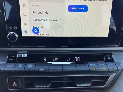 Used 2025 Toyota Camry SE image 23