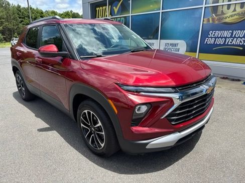 Used 2024 Chevrolet TrailBlazer LT w/ Convenience Package FWD image 1