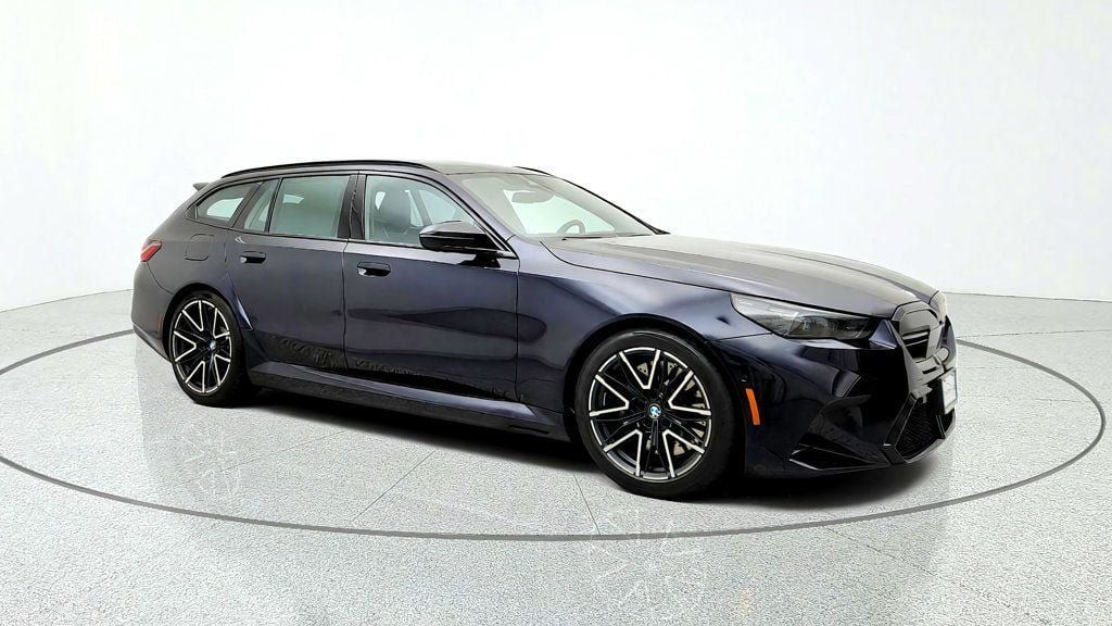 Used 2025 BMW M5 Touring w/ M Driver's Package AWD/4WD image 3