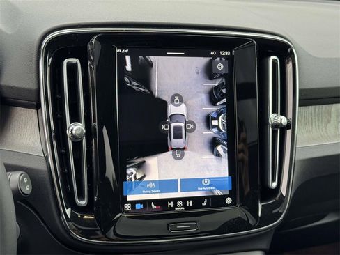 Certified 2025 Volvo XC40 B5 Plus image 27