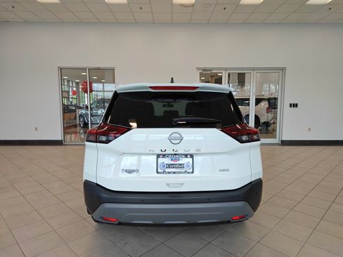 Used 2023 Nissan Rogue S AWD/4WD image 4