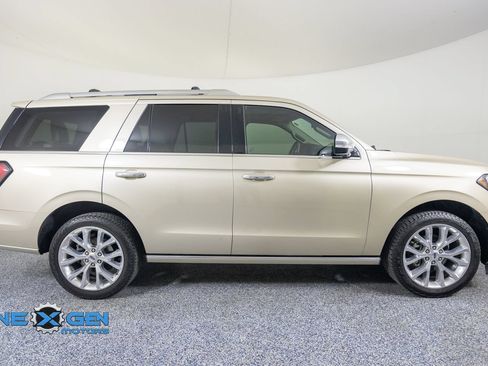 Used 2018 Ford Expedition Platinum AWD/4WD image 8