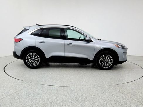 Used 2021 Ford Escape SEL w/ Technology Package image 4