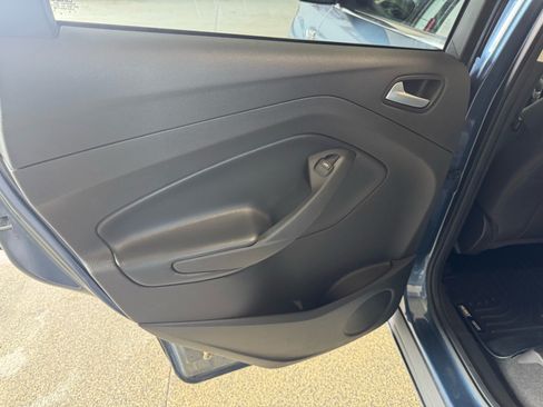 Used 2018 Ford Escape SE w/ Ford Safe & Smart Package AWD/4WD image 10