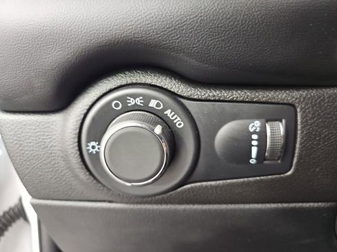 Certified 2024 Dodge Durango GT image 17